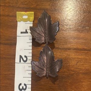 ❌SOLD❌ ModCloth Brass Leaf Earrings